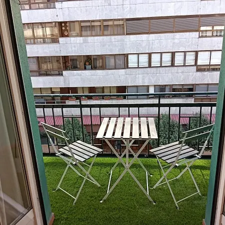 Comodo Y Amplio Apto En Camelias Cuatro Daire