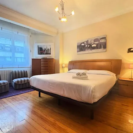 Comodo Y Amplio Apto En Camelias Cuatro Daire Vigo