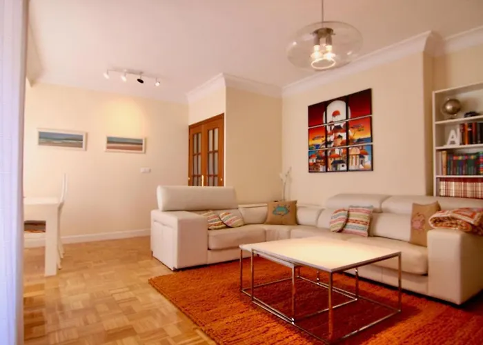 Comodo Y Amplio Apto En Camelias Cuatro Daire Vigo