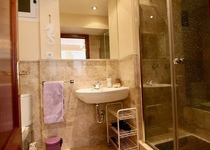 Comodo Y Amplio Apto En Camelias Cuatro Daire *