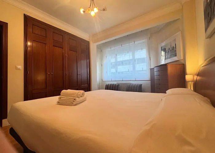 Comodo Y Amplio Apto En Camelias Cuatro Vigo