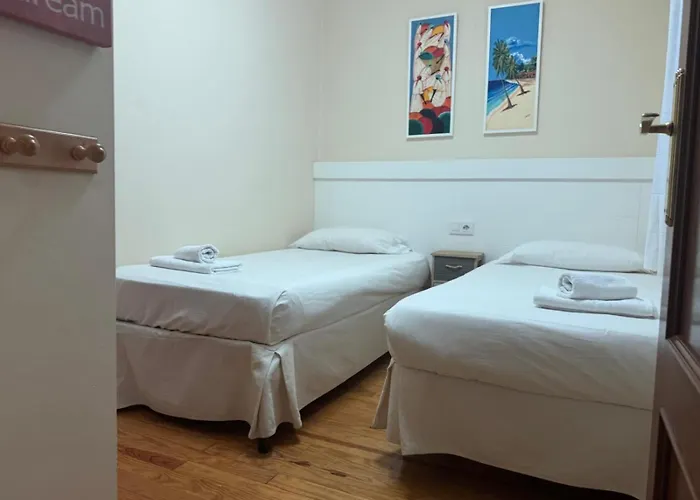 Comodo Y Amplio Apto En Camelias Cuatro