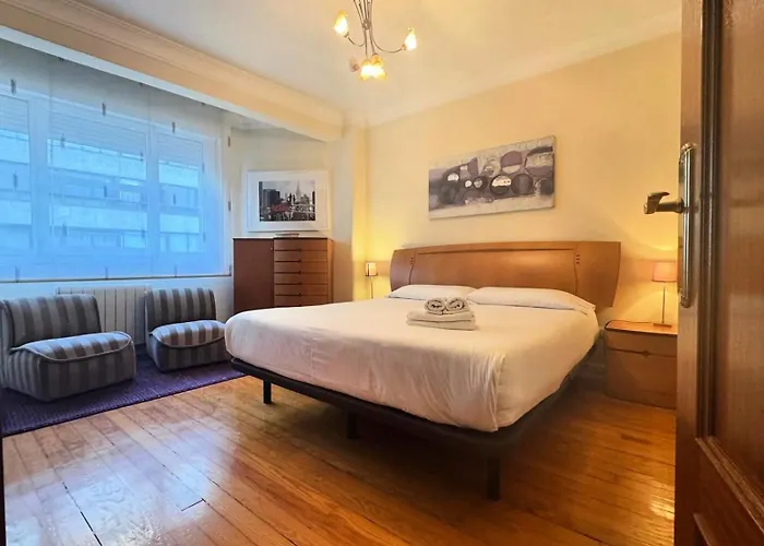 Comodo Y Amplio Apto En Camelias Cuatro Daire Vigo