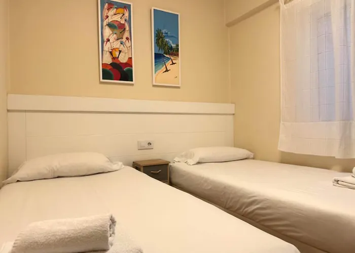 Comodo Y Amplio Apto En Camelias Cuatro